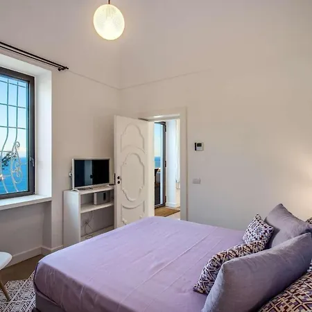 Harbour View فيلة أمالفي